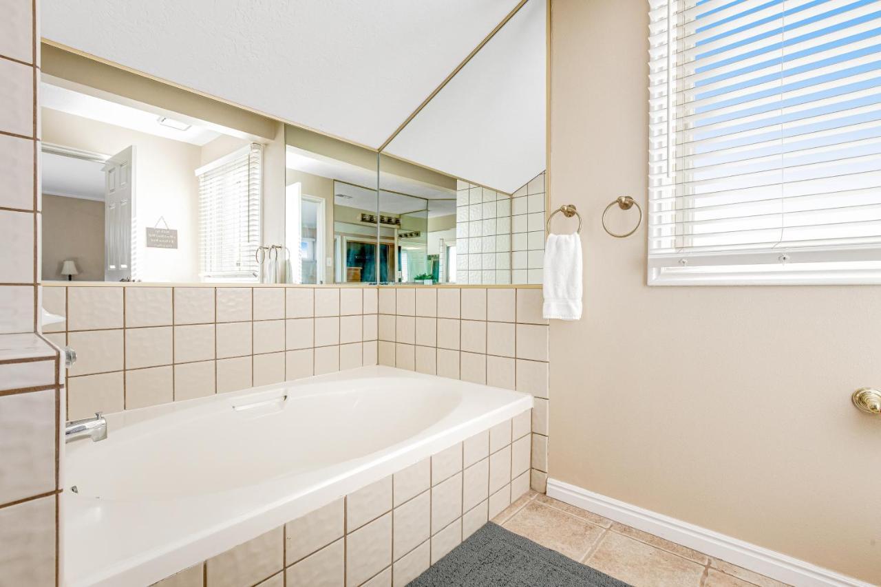 Penthouse At The Village St. George Bagian luar foto